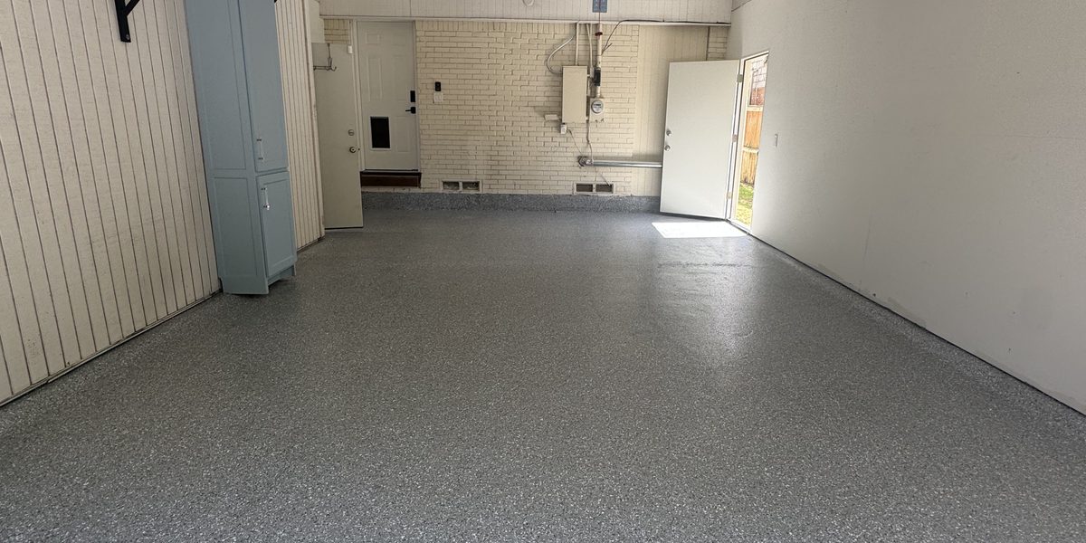 Completed flake epoxy garage floor — Metro Floor Coating DFW
